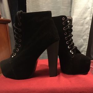 Jordan size 7 bootie heels